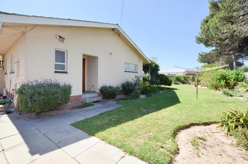 3 Bedroom Property for Sale in Parow North Western Cape